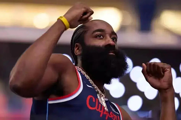 快船季前赛暴露多重隐患 争冠之路布满荆棘